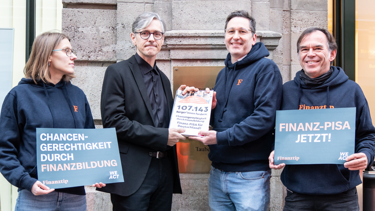 100.000 Stimmen für Finanzbildung: Politik sendet positive Signale