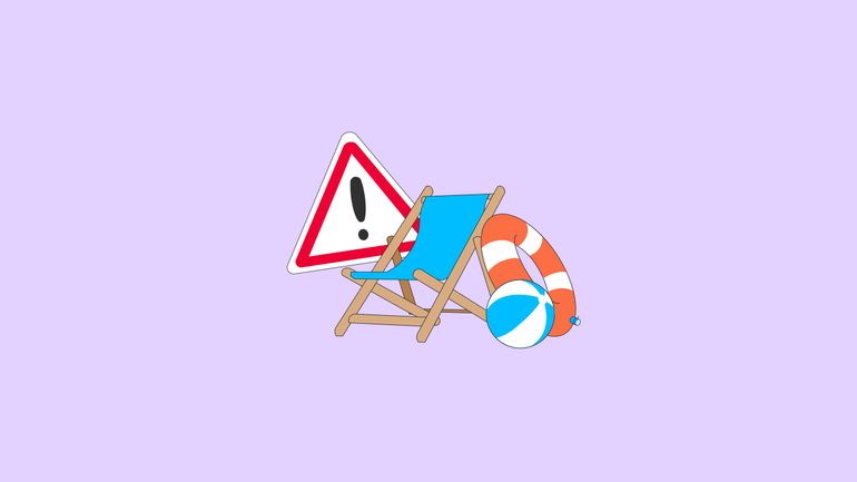 Urlaubsutensilien und Ausrufezeichen