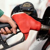mann tank an tankstelle