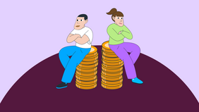 Zwei Menschen, die je auf einem Münzenstabel sitzen