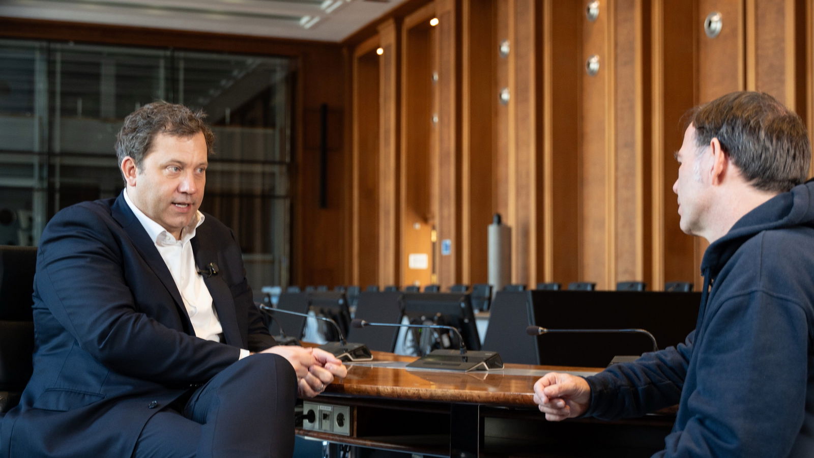 Lars Klingbeil und Hermann-Josef Tenhagen im Gespräch