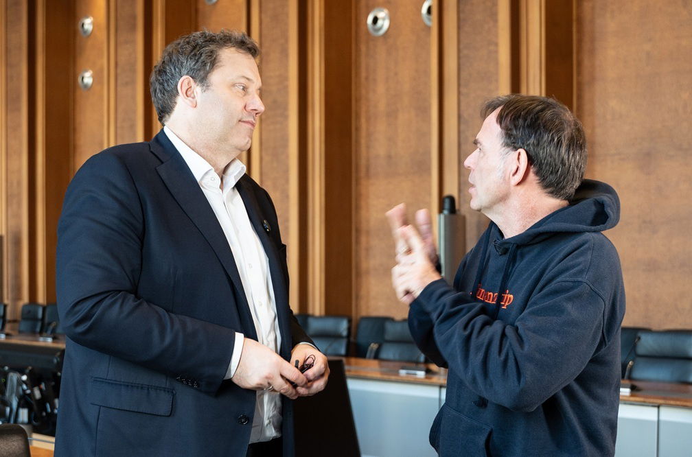 Bundesfinanzminister Lars Klingbeil und unser Chefredakteur Hermann-Josef Tenhagen