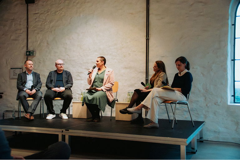Timo Halbe bei Podiumsdiskussion